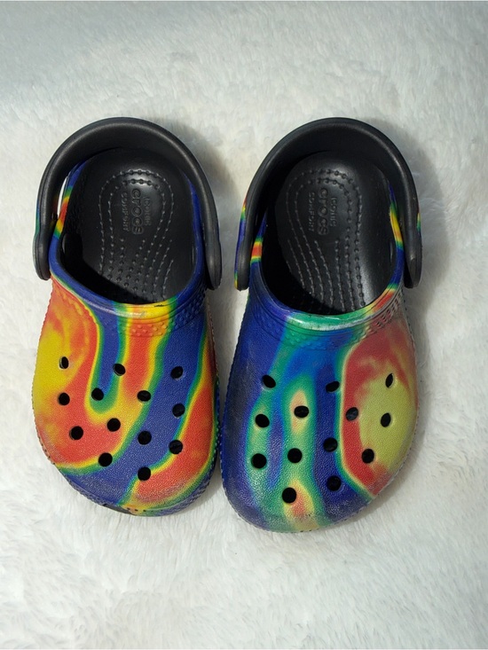 CROCS Other - CROCS Kids Clog in Rainbow Swirl (Blue, Green, Yellow, Red)
